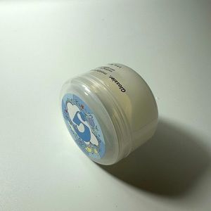 Glossier moisturizing moon mask